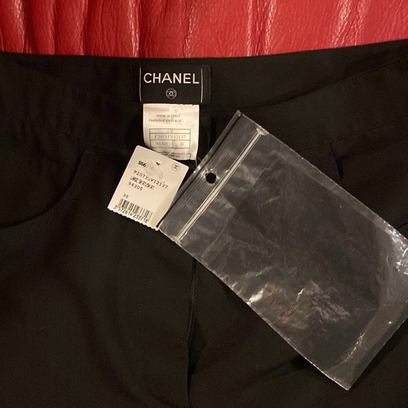 VINTAGE NWT Chanel Black Nylon Skirt - Picture 2 of 7